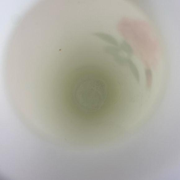 MARJOLEIN BASTIN set of 3 Nature’s Sketchbook Signed Bud Vases Milk Glass 6”Tall - Picture 13 of 14